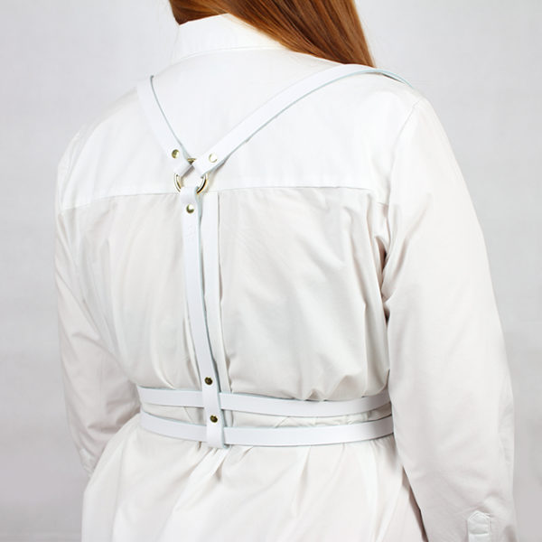 harness-popruhy-na-telo-bella-white-gold-back